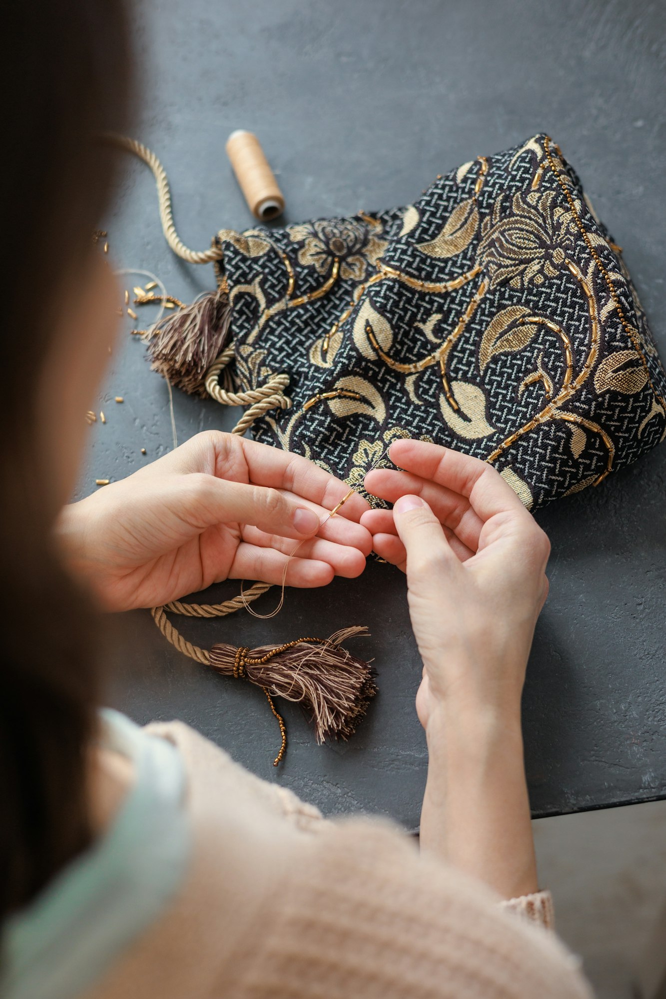 Broderia de Lux – Arta și Eleganța Cusăturilor Premium